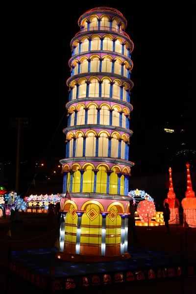 WONDERLAND A magical city of lights